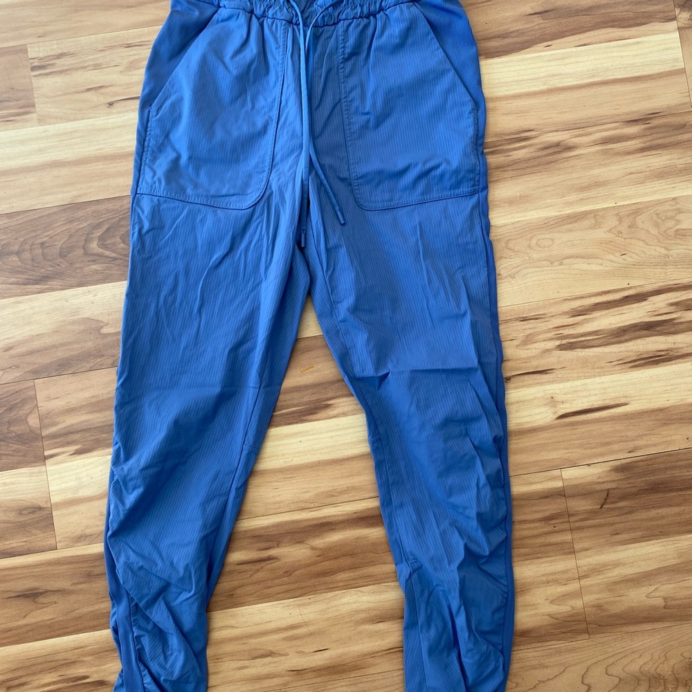 Lululemon Women’s Blue Jogger Pants